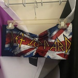 NWT Forever 21 Def Leopard Bantu Top L